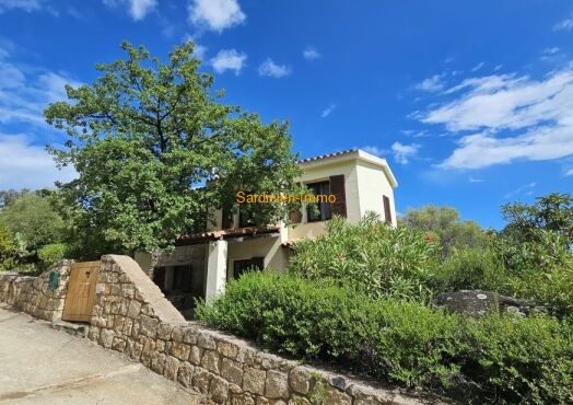 Casa indipendente con due appartamenti a Suaredda di Supra, Sardegna