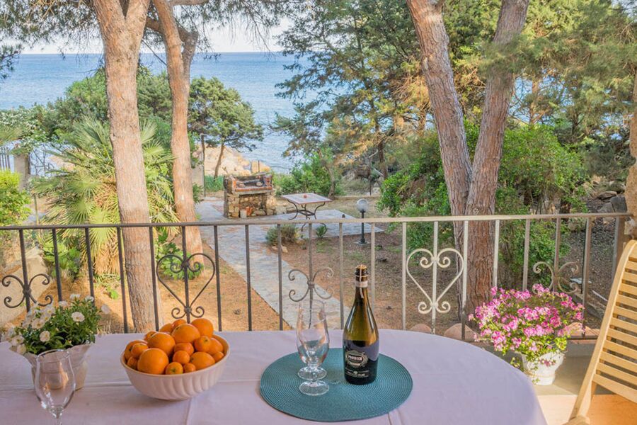 Villino con dependance fronte mare - No. 516/1