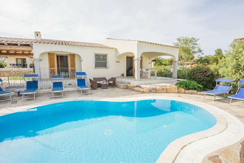 Villino con belvedere e piscina