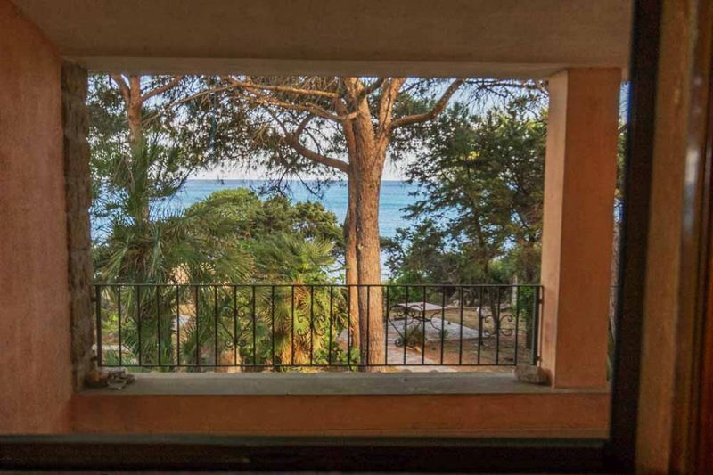 Villino con dependance fronte mare - No. 516/1