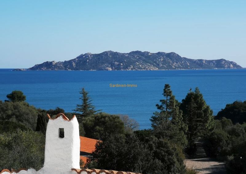 Piccola villa elegante con vista sul mare in una zona tranquilla