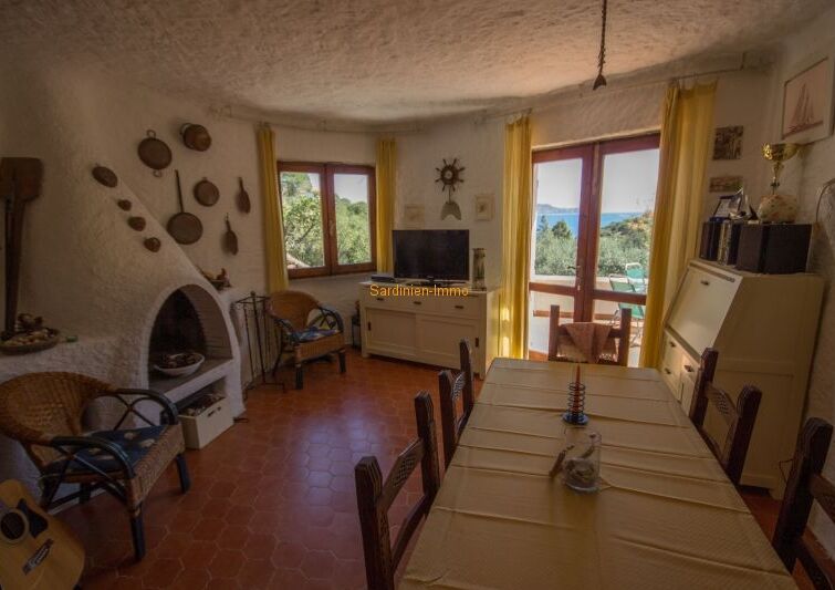 Piccola villa elegante con vista sul mare in una zona tranquilla
