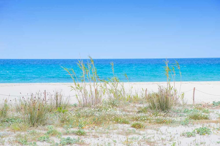 Bungalow con piscina e vista mare