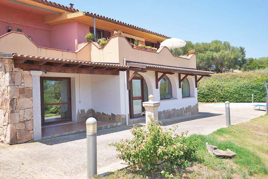 Villa panoramica con piscina - No. 179