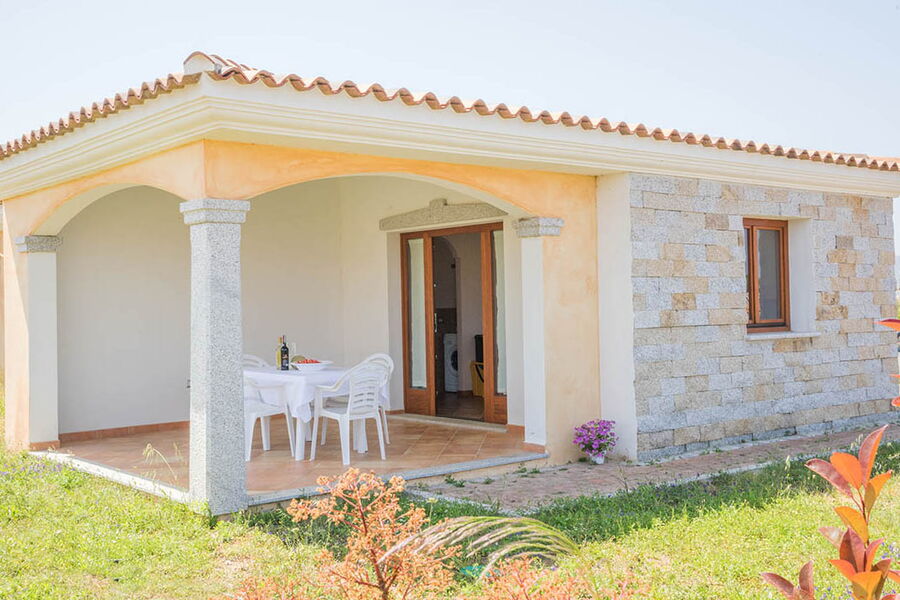 Bungalow con piscina a pochi metri dal mare - No. 177/13