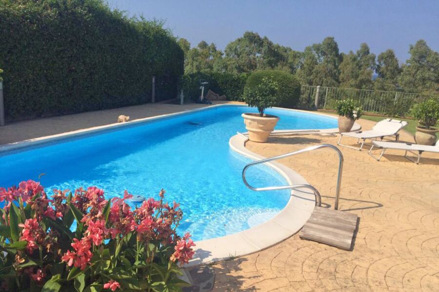Villa panoramica con piscina - No. 179