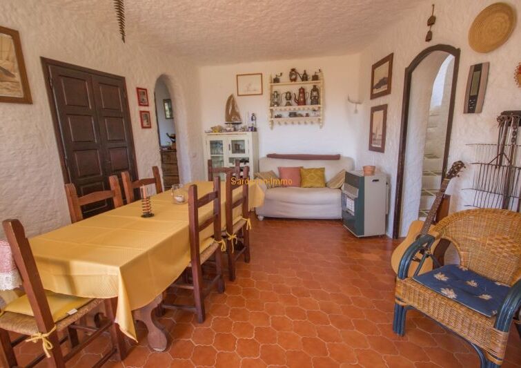 Piccola villa elegante con vista sul mare in una zona tranquilla