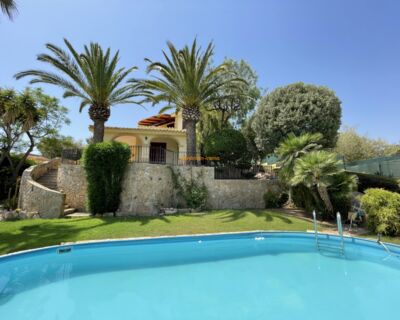 Villa in posizione selezionata con vista sul mare