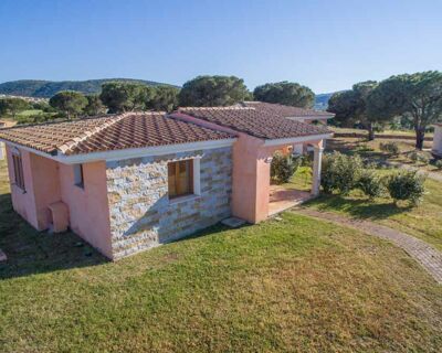 Bungalow con piscina a pochi metri dal mare - No. 177/15