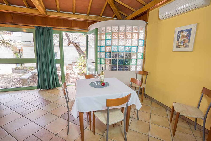 Casetta simpatica con piscina al mare - No. 510/1