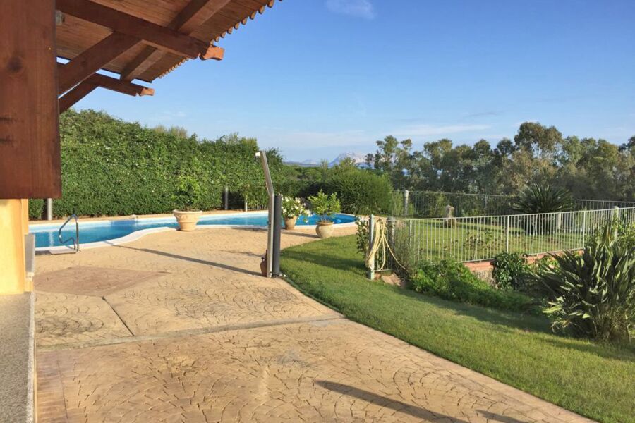 Villa panoramica con piscina - No. 179