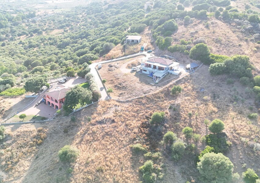 Mediterranes Anwesen mit 4 Wohneinheiten, Meer- Panoramablick & eingespielte Ferienvermietung